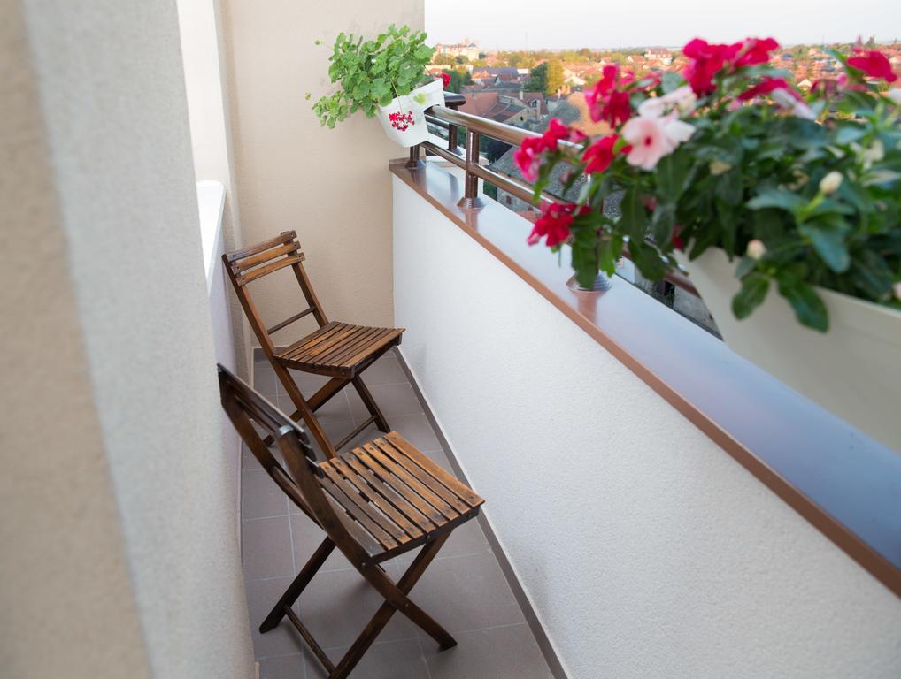 Apartment Koral Рума Екстер'єр фото