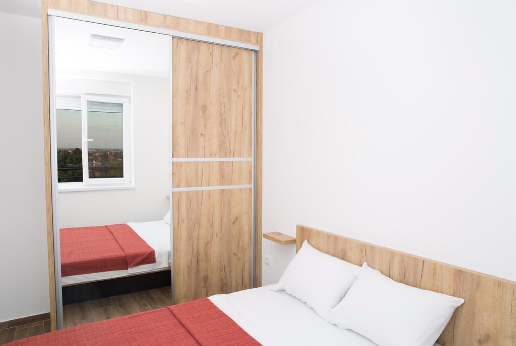 Apartment Koral Рума Екстер'єр фото
